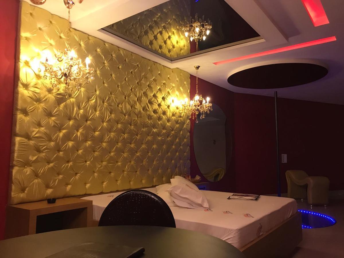 Happy Night (Adults Only) Hotel Cotia  Buitenkant foto